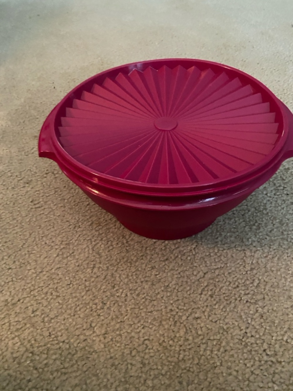 Tupperware serving bowl 17.25 cup Raspberry color